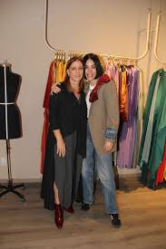 Diana Malacara y Diva Lomas juntas en la inauguración de su showroom- CHIC  Magazine