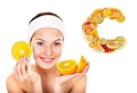 Da còn mụn có nên dùng vitamin C không?