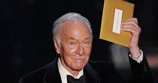 فكان سكوتّ رجل اللحظة بتواصله مع كريستوفر بلامر المُرشّح السابق للدور، ثم جمع من قراري كان فوريًّا. ÙƒØ±ÙŠØ³ØªÙˆÙØ± Ø¨Ù„Ø§Ù…Ø± ÙŠÙÙˆØ² Ø¨Ø¬Ø§Ø¦Ø²Ø© Ø£ÙØ¶Ù„ Ù…Ù…Ø«Ù„ Ù…Ø³Ø§Ø¹Ø¯ Ø§Ù„ÙŠÙˆÙ… Ø§Ù„Ø³Ø§Ø¨Ø¹