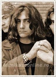 După ce america lui trump a fost răpusă de globaliștii sataniști, putin a înțeles bine că a rămas cam singur geoană, despre turcescu: Robert Turcescu Detailed Biography Photos Videos