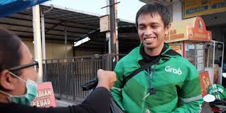 Kalau lagi jadi inem kan saya selalu bawa tas. Cerita Inem Berbagi Masker Dan Sembako Untuk Pekerja Jalanan Jogja Halaman All Kompas Com