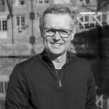 Gordon Bateman's Instagram, Twitter & Facebook