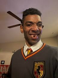 Here are two spreads from my Hogwarts journal, one about playing Hogwarts  Legacy in general and one about autumn in the game. 🍁 I'm making another  about Halloween at Hogwarts and one