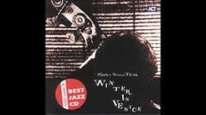 Je me suis fait mal en m'envolant i hurt myself while flying away je n'avais pas vu le plafond de verre i had not seen the glass ceiling tu me trouverais. E S T Plays Monk Von E S T Laut De Album