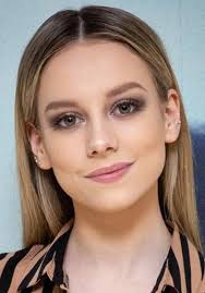 Ester Expósito before plastic surgeries : r/VindictaRateCelebs