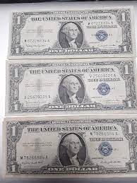 This is the last one dollar silver certificate issued by the united states. Amazon Com 1 Dollar Silver Certificate Series 1957 B Everything Else