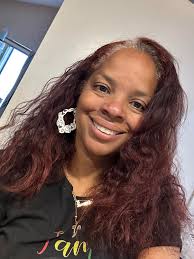 HEY GUYS , i just got my belly pierced from my friend yesterday & i just  wanna know if it looks like it's healing or getting infected ￼