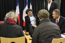 Certains responsables politiques sont partis à la recherche aux voix et au pourcentage d'intention de vote, notamment via facebook. Merci D Avoir Ete Si Nombreux Hier Nicolas Dupont Aignan Facebook