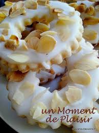 Anneaux Citronnes Aux Amandes Effiles 2 Recettes Sucrees Gateaux Et Desserts Cuisine Et Boissons