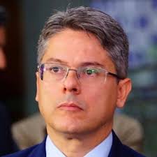Reflitamos sobre a seguinte frase: Combate A Corrupcao Um Falso Dilema Por Alessandro Vieira Poder360