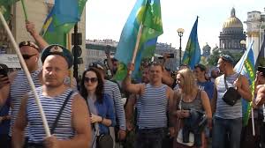 То есть до тех пор, пока глава нашего государства не подписал указ, согласно которому день вдв получил официальный статус в рф. 90 Let S Momenta Osnovaniya V Rossii Otmetili Den Vdv Youtube