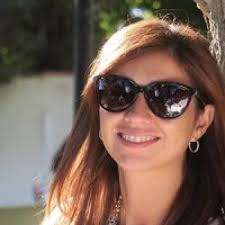 Nuestra hija Àngels tiene discapacidad motriz por una enfermedad rara  llamada síndrome de Aicardi Goutières. ¿Cuándo se tomarán medidas reales  para trabajar la inclusión en los espacios y actividades lúdicas y  deportivas? -