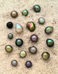Pearls Are The Most Valuable Of All Organic Gemstones And Have Been Prized For 6000 Years Pearls Ch Crystals And Gemstones Stones And Crystals Rocks And Gems