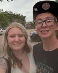 Left picture or right picture?