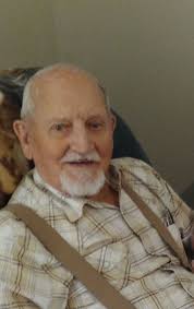 Everett Smith Jr. age 82, of Irvine, Kentucky passed away at Baptist Health  in Lexington, Kentucky