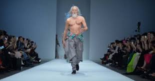 Deshun Wang 80 Year Old Model Proves Age Is Just A Number Old Models Chinese Model Old Male Model