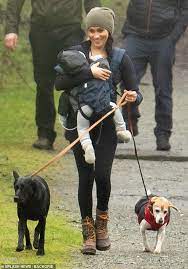 South indian actress hot navel show collection. Meghan Markle Dons 160 Boots And 98 Lululemon Leggings To Take Archie For A Walk In Canada Express Digest