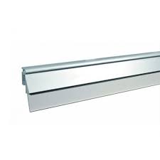 Bas De Porte Automatique En Alu Le Pivotant Port O Mat 2 Joints Sur Support Et Plinthes Automatiques Ferrures Seuils Et Joints