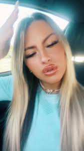 Lacy Lytle's Instagram, Twitter & Facebook