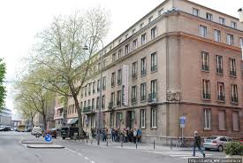 Um ein noch genaueres ergebnis zu erhalten, kannst du die wohnpreisschätzung nutzen. Piraty Edelvejsa I Drugie Uzniki Gestapo Dom El De El De Haus