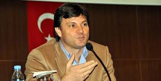 Ertuğrul sağlam 'ın ilk sezonunda başarılı performansı ve 28 golü, beşiktaş'ı şampiyonluğa taşıdı. Ulkenin 80 I Maalesef Futbola Bagli