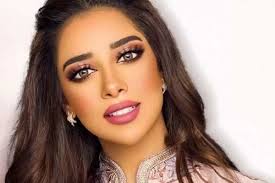 تعرضت الفنانة اليمنية بلقيس فتحي، لانتقادات حادة بعد تغريدة أثارت الجدل واتهمها البعض بالغرور؛ فيما دافع عنها آخرون بأنها تتمتع بالثقة بالنفس. Ù„Ø£ÙˆÙ„ Ù…Ø±Ø© ØµÙˆØ±Ø© ÙˆØ§Ø¶Ø­Ø© Ù„Ø§Ø¨Ù† Ø¨Ù„Ù‚ÙŠØ³ ÙØªØ­ÙŠ Ø£Ù†ÙˆØ«Ø© Ounousa Ù…ÙˆÙ‚Ø¹ Ø§Ù„Ù…ÙˆØ¶Ø© ÙˆØ§Ù„Ø¬Ù…Ø§Ù„ Ù„Ù„Ù…Ø±Ø£Ø© Ø§Ù„Ø¹Ø±Ø¨ÙŠØ©