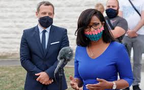 Ministre déléguée auprès du premier ministre chargée de l'égalité entre les femmes et les hommes, de la diversité et de l'égalité des. Elisabeth Moreno Les Victimes De Violences Conjugales N Ont Pas Besoin D Attestation Pour Quitter Leur Domicile Madame Figaro