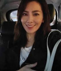 Jun 24, 2021 · 許藍方擁有「最美性學博士」之稱，經常在youtube頻道分享，探討性愛相關的知識性議題，因此引起廣大觀眾朋友的關注與回應，由於話題較於私密. è¨±è—æ–¹åšå£«dr Gracie Added A New Photo è¨±è—æ–¹åšå£«dr Gracie