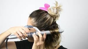 Use good hair products to minimize frizz, boost volume, and tame unruly curls. 3 Ways To Curl Short Hair Wikihow