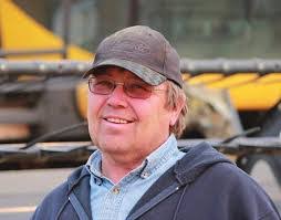 Edward Spruce's Instagram, Twitter & Facebook