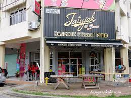 Food variety is good, and they have daily specials that are highlighted on the wall. Jatujak Siam Bangkok Street Food Ara Damansara Bangsar Babe