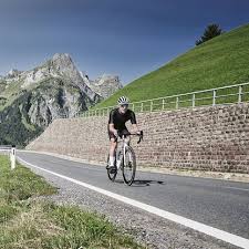 Friendly bicycle shop provides a decent range of bike rentals in hong kong at different price points and brands, good quality protective gear, and other products required to ensure a smooth ride. Bike Outlet Sale Discount Canyon Hk