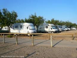 In de buurt van narbonne, tussen het natuurpark van la clape en de middellandse zee, is lvl les ayguades de ideale camping om de regio occitanië te ontdekken. Aires De Camping Car Gruissan Plage Languedoc Rousillon France