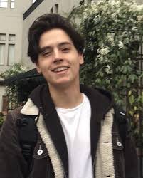 That Hair Is Killin Me Cole Sprouse Fotos De Filmes Rapazes Bonitos