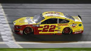 Daniel suarez and michael mcdowell are involved in an altercation on pit road at ism raceway and each give their side to the story of what video by sport nfl soccer nascar nhl fantasy football bhds men in blazers pft live college football nascar america nba mlb rugby motor sports. Suarez Mcdowell Called To Nascar Hauler After Fight Sportsnet Ca