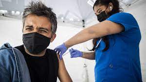La vacuna janssen de johnson & johnson solo requiere una dosis. Vacuna De Janssen Como Es Quien La Recibira Y Que Efectos Secundarios Puede Provocar