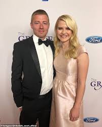 She first gained national attention at the age of 14 when she was abducted from her home in salt lake city by brian david. Elizabeth Smart Explains How She Separates Sex With Husband From The Rape She Suffered As A Teen Eminetra Co Uk