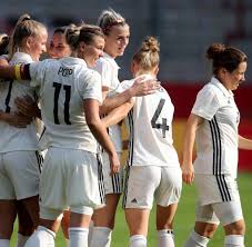Die iranische nationalmannschaft der frauen, 3. Dfb Horst Hrubesch Beklagt Zuschauerschwund Bei Frauen Nationalmannschaft Welt