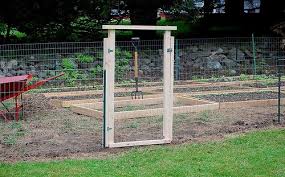Ideas For A Wooden Gate In A Wire Fence Garden Gates Backyard Garden Layout Garden