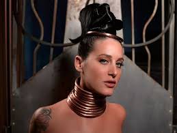 July 1, 2021 by gerald mcdermott the longest seven minutes of my life july 1, 2021 gerald mcdermott patheos explore the world's faith through different perspectives on religion and spirituality! Giraffe Woman Has 11 Inch Long Neck Huffpost