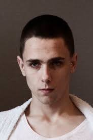 Reparto de I lossens time (película 2013). Dirigida por Søren  Kragh-Jacobsen