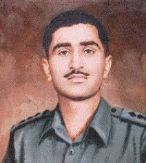 Suez Crisis 1956 A Sikh Soldier, Mohindar Singh an Indian paratrooper of  the Kumoan Rifles at El Cap as part of the UNO peacekeeping force