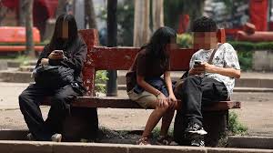 Mujeres y millennials piden más ayuda al 9-1-1 por crisis de salud mental durante 2026