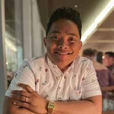 Simone Stubbs's Instagram, Twitter & Facebook