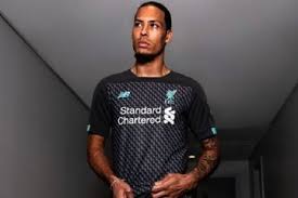Desain baju zirah ini didasarkan pada armor di film iron man (2008). Bertajuk Phantom Black Lihat Seberapa Keren Baju Zirah Ketiga Liverpool Musim 2019 2020 Semua Halaman Bolastylo Bolasport Com