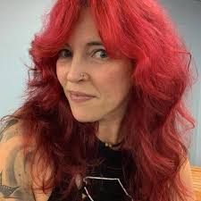 Anne Pound's Instagram, Twitter & Facebook