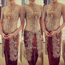 Tanpa pikir panjang, anne avantie menerimanya. 50 Anne Avanti Ideas Indonesian Kebaya Modern Kebaya Kebaya