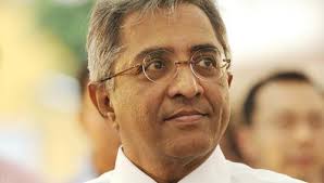 Janadas Devan chides Lee Kuan Yew's daughter for not fact checking