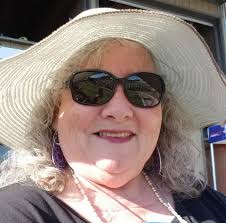 Tune in at 4:30 pm to catch Sasha Sloan, CLOVES, Grace Weber, and Ella Mai!