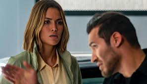 Así es Michelle Calvó, la belleza canaria que arrasa en el nuevo 'Grand  Prix'